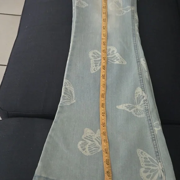 NWOT Junior No Boundaries  Light Blue Denim Bell Bottom Jeans Size M (7-9) - Picture 14 of 16